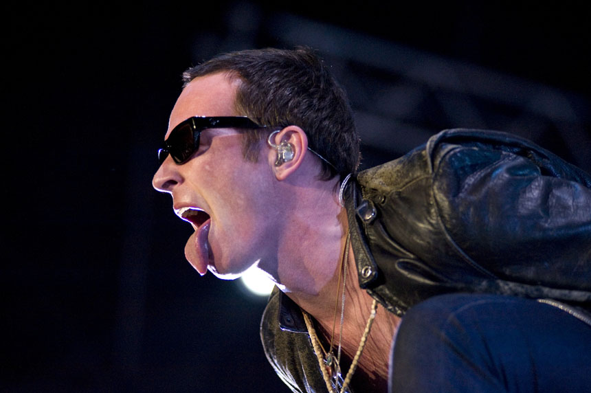 Stone Temple Pilots frontman Scott Weiland performs during a Final Four concert on Friday, April 2, 2010, at White River State Park in Indianapolis. (James Brosher / IU Student News Bureau)