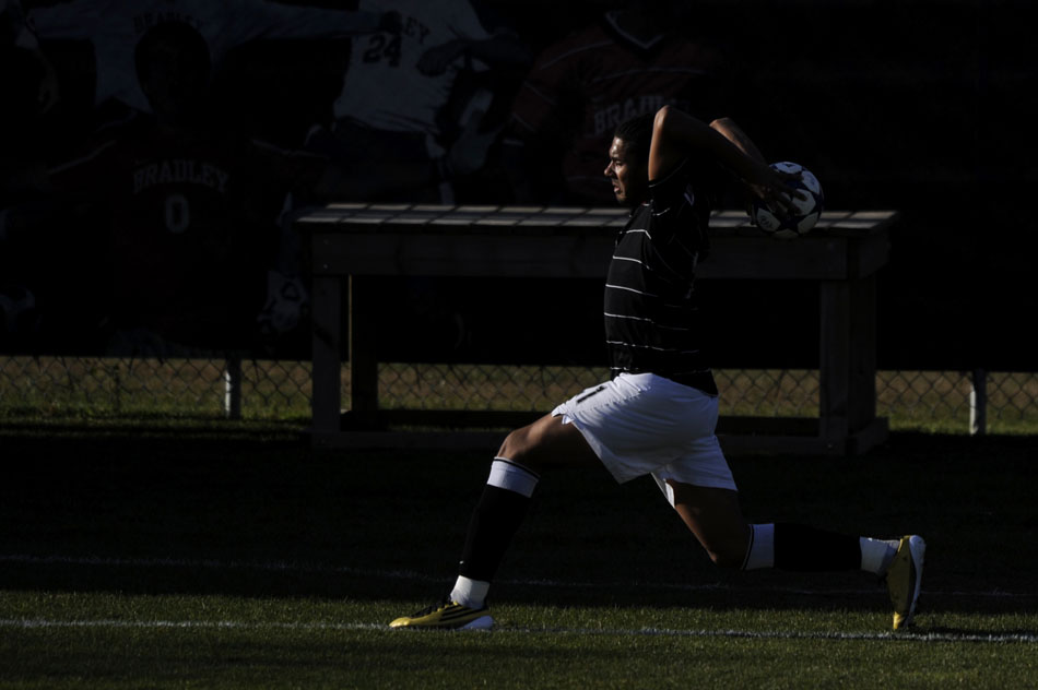 SIU Edwardsville's Nash Maduekwe throws the ball into play during a game on Sunday, Nov. 14, 2010, at Shea Stadium.