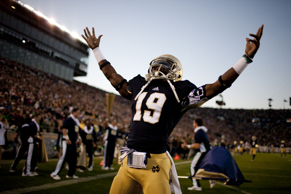 Notre Dame wide receiver Davonte' Neal pumps up the crowd before a NCAA college football game on Saturday, Sept. 22, 2012, at Notre Dame. (James Brosher/South Bend Tribune)